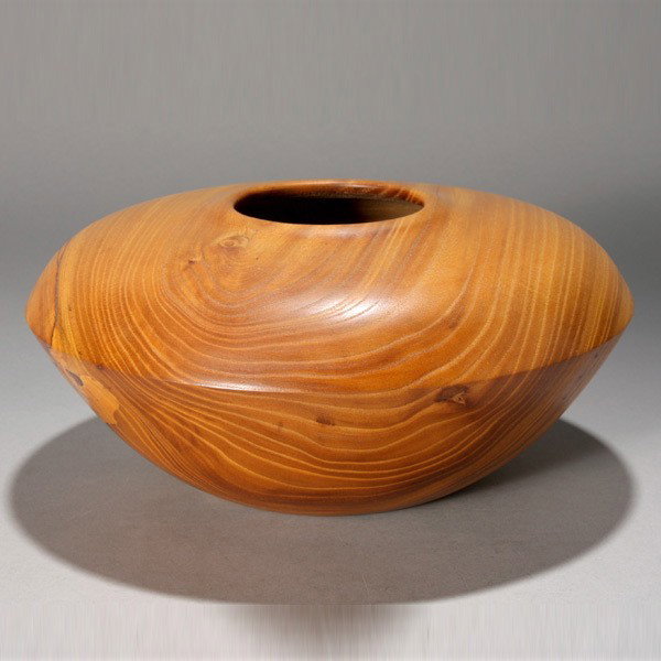 HOWARD SORENSON. Elm wood Lathe turned bowl.: HOWARD SORENSON. Elm wood Lathe turned bowl. 4 3/4 x 10 3/4 inches. Signed on bottom. In good condition.