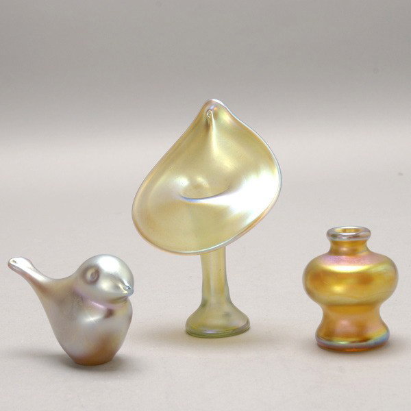 3 Orient & Flume or Lundberg Studios Favrile Glass: Three Orient & Flume or Lundberg Studios Favrile Glass Items: a bird and two miniature vases {Height of tallest 5 1/4 inches}