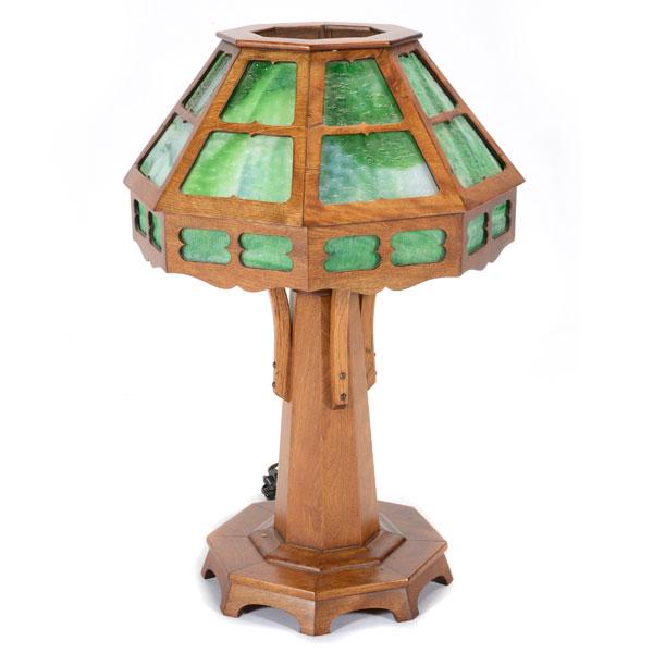 Arts & Crafts Walnut and Green Slag Glass Table Lamp (1 of 7)