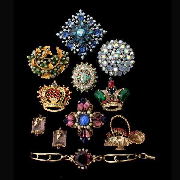COLLECTION OF TEN NOVELTY COSTUME JEWELRY ITEMS.: COLLECTION OF TEN NOVELTY COSTUME JEWELRY ITEMS. Including brooches and an earring and bracelet set from makers Trifari, KJL, Kofin, Judy Lee, Hattie Carnegie, Kramer. Note: Some paint wear, stones ou