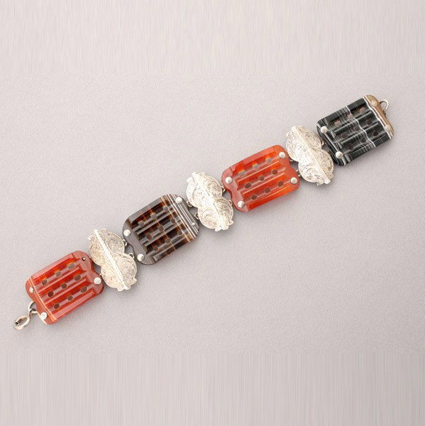 VICTORIAN SCOTTISH AGATE, SILVER BRACELET.