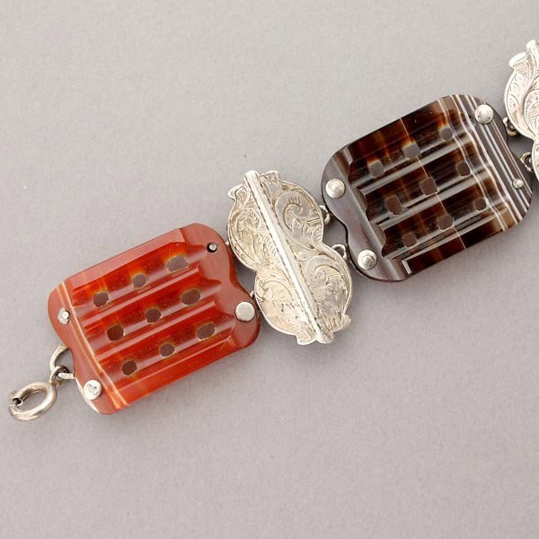 VICTORIAN SCOTTISH AGATE, SILVER BRACELET. - 2