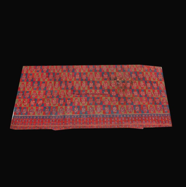 Pre-columbian chancay inca peru andes textile: CHANCAY or INCA tunic. Camelid fibers, rectangles with bird motifs. 59 1/2 x 28 1/2 inches. In good condition aside from a few holes in one area; mounted to modern fabric. Provenance: the estate of Wi