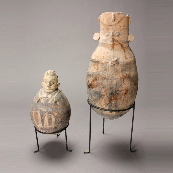 2 chancay andes peru pre-columbian art: Two CHANCAY Chuchimilco figural jars, painted ceramic. Smaller carries a vessel on its back. Height of tallest: 17 inches. Provenance: the estate of William Knepper, Annapolis, MD & Berkeley, CA.