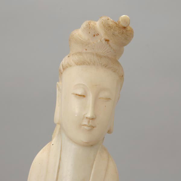 An Ivory Guanyin*, Early 20th Century - 3