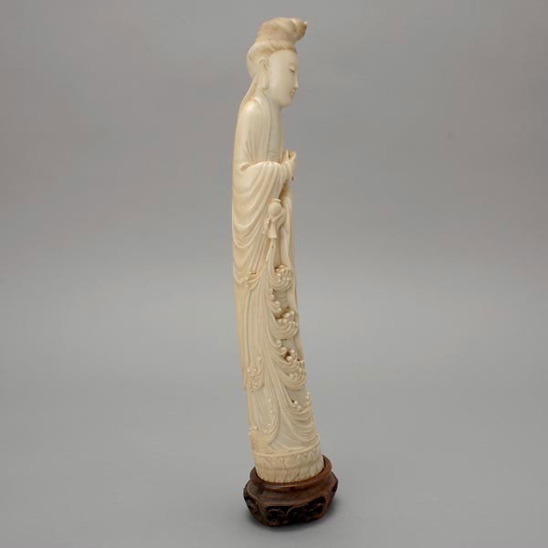 An Ivory Guanyin*, Early 20th Century - 4