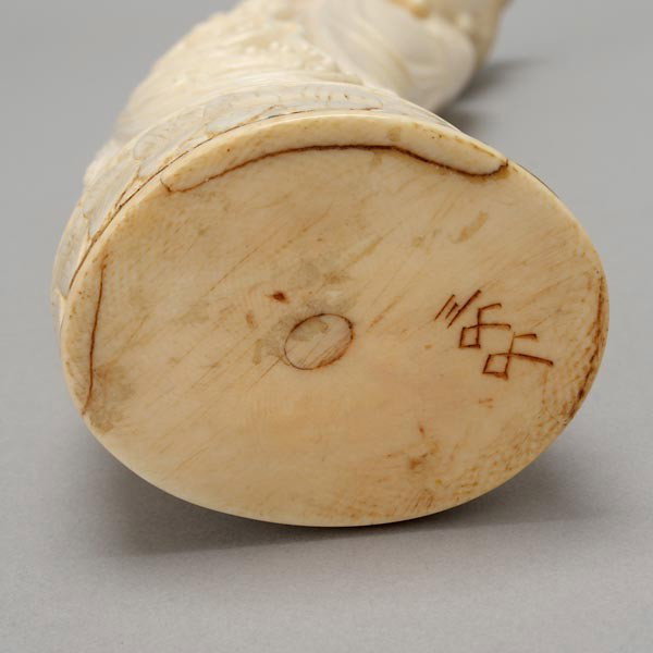 An Ivory Guanyin*, Early 20th Century - 5