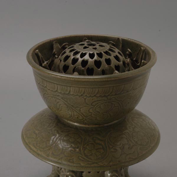 A Yaozhou Celadon-Glazed Incense Burner - 2