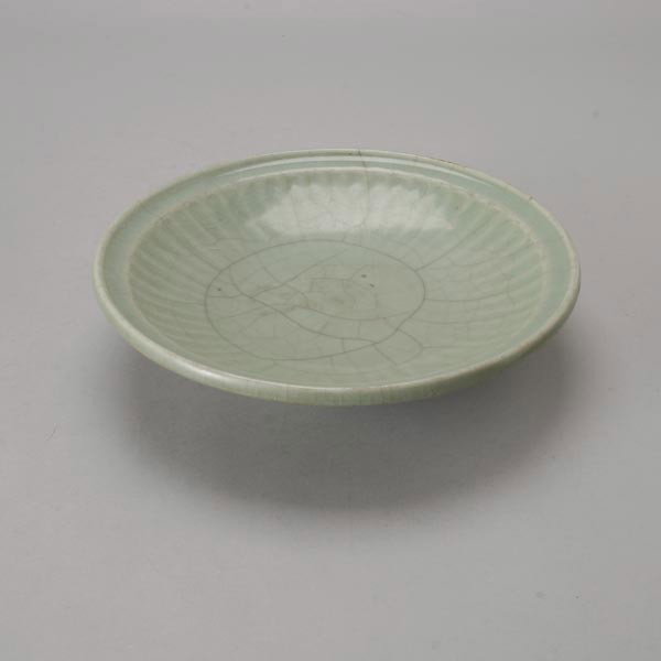 Two Ming Dynasty Celadon-Glazed Chargers - 3