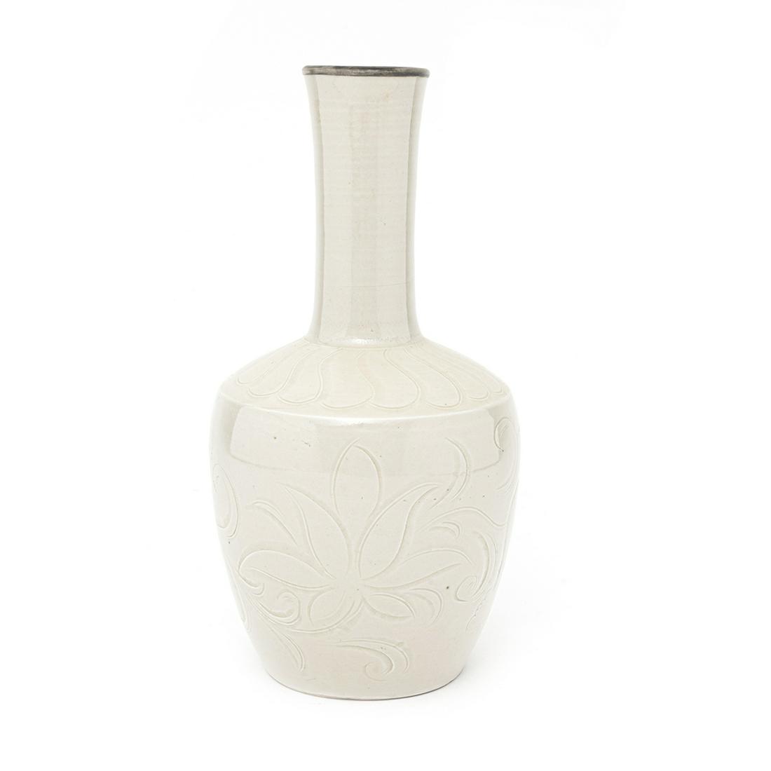 Chinese Rare Ding-Type Mallet Vase (1 of 3)