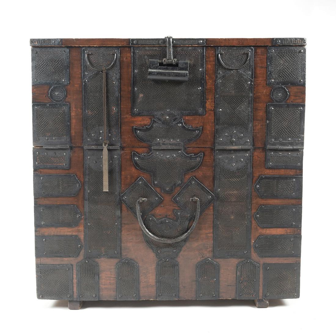 Korean Tansu With Lock