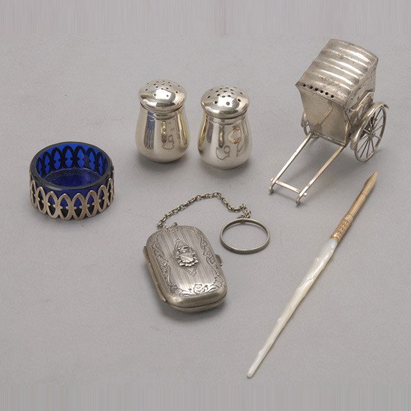 Sterling Group: a 950 cart; a pair of shakers, etc: Sterling Group: a 950 cart; a pair of shakers; a German coin holder; a salt with cobalt liner; and a mother of pearl handled pen (6) {Total silver weight 2.84 troy oz; length of pen 6 inches}