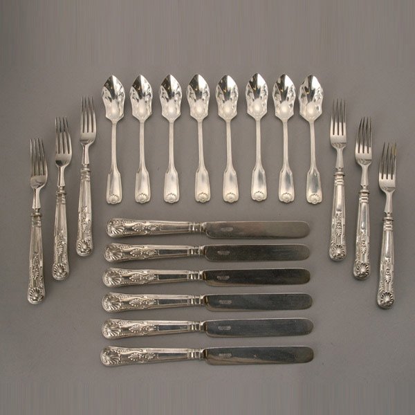 Associated 20 Piece Sterling Breakfast Set: Associated 20 Piece Sterling Breakfast Set, With 6 each Mappin and Webb hollow handled knives and forks and 6 Towle fruit spoons, all with shell pattern.
