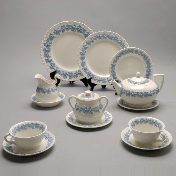 Wedgwood Embossed Queensware Tea Service: Wedgwood Embossed Queensware Tea Service: three dinner plates (diameter 10 inches); four salad plates (diameter 9 inches); three dessert plates; four fruit bowls; four bread plates; four cups and six 