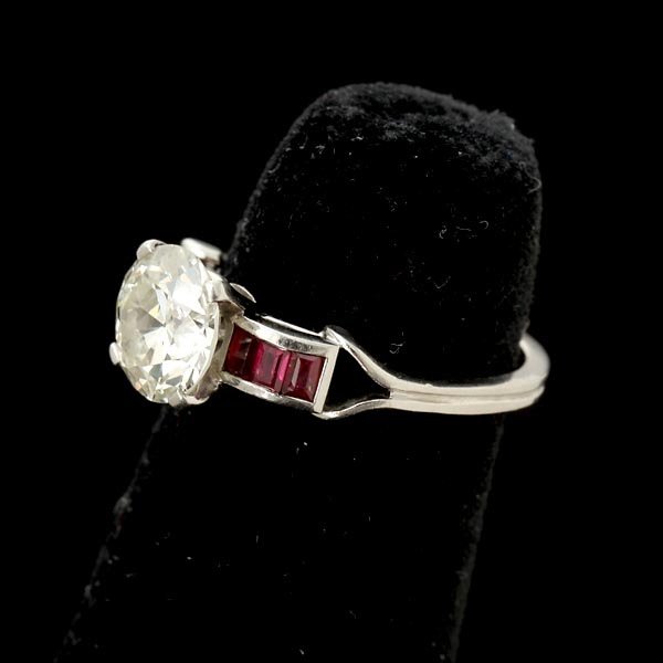 DIAMOND, RUBY, PLATINUM RING. - 2