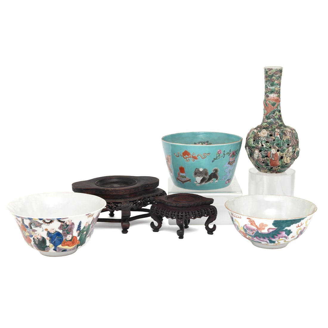 Group of Chinese Famille Rose Porcelain Items (1 of 6)