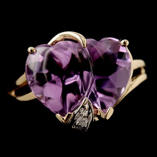 AMETHYST, DIAMOND, 14K YELLOW GOLD RING.: AMETHYST, DIAMOND, 14K YELLOW GOLD RING. Featuring one carved amethyst double heart, accented by one round-cut diamond set in an 14k yellow gold mounting. Size 6, 2.6 dwts