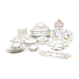 Herend Porcelain Indian Basket Extensive Dinner Service: Herend Porcelain Indian Basket Extensive Dinner Service. Comprising: Soup tureen and cover 11 1/2" H. x 14 1/2" W. x 9 3/4" D., platter 2" H. x 16 1/2" W. x 12" D., pair of round vegetable tureens and