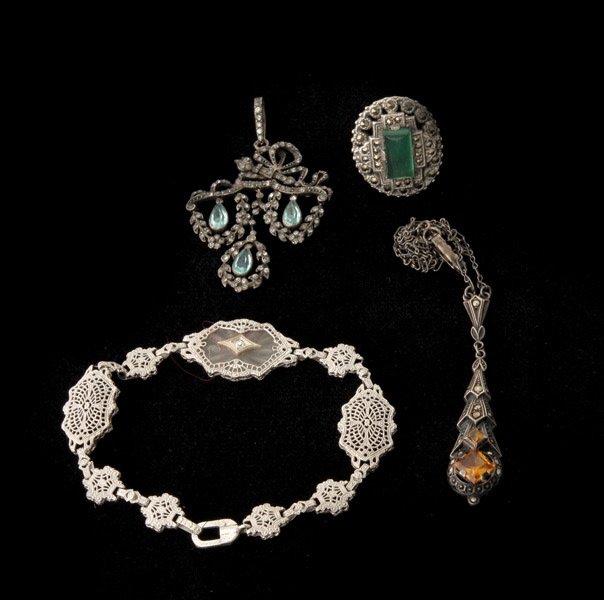MULTI-STONE, GLASS, SILVER & STERLING, METAL ITEMS: COLLECTION OF CHALCEDONY, GLASS, MARCASITE, SILVER, STERLING SILVER, METAL ITEMS. Including one chalcedony, marcasite, silver ring size 5; one glass, silver pendant; one glass, marcasite, silver penda