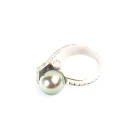 Cultured Pearl, Diamond, Lanntye, Palladium Ring.