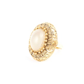 Moonstone, 14k Yellow Gold Ring.