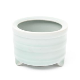 Longquan Celadon Tripod Bow String Qing Incenser