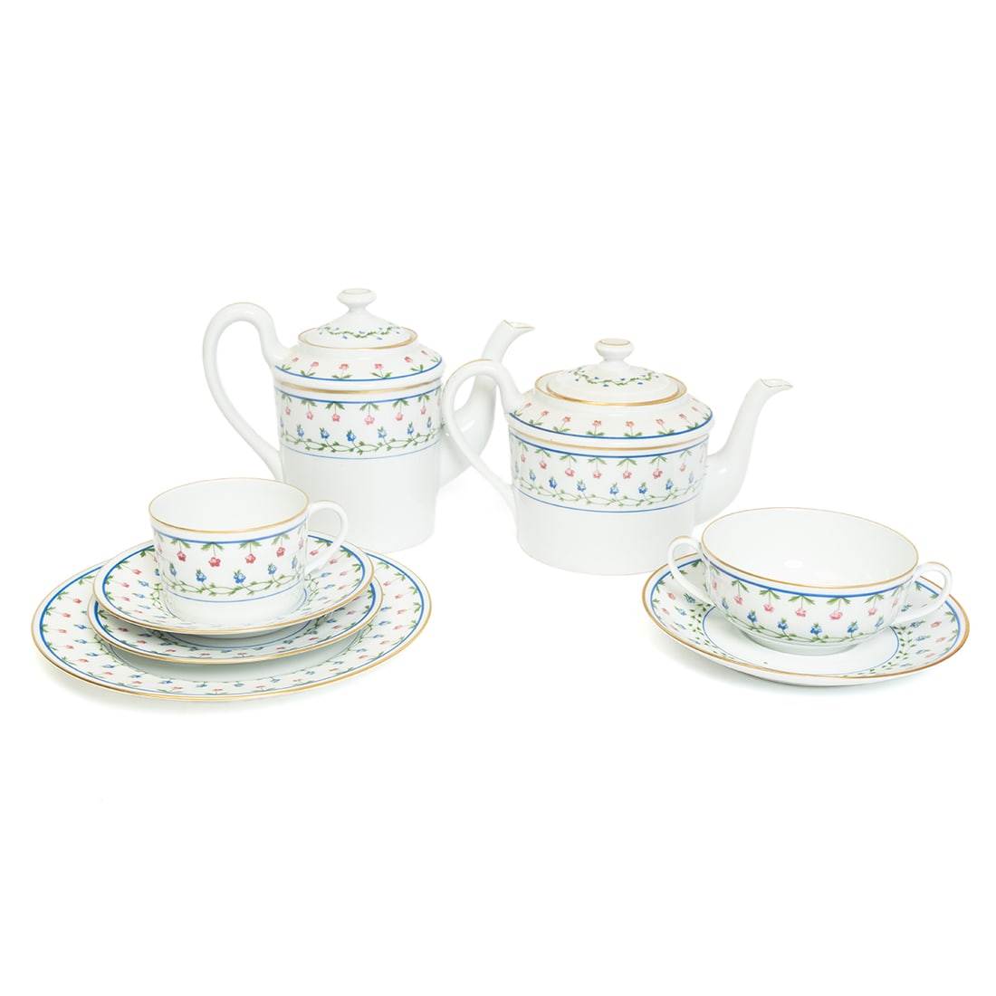 Set of Limoges Raynaud Porcelain in Cornflower Pattern: Set of Limoges Raynaud Porcelain in Cornflower Pattern. Comprising: Thirteen Luncheon plates, thirteen salad plates, fourteen broth bowls and fourteen underplates, twelve coffee cups, thirteen saucers