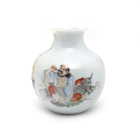 A Chinese Famille Rose Porcelain Vase