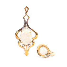 Opal, Diamond, 18k Yellow Gold Jewelry Suite.
