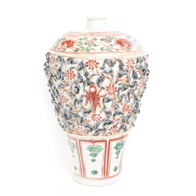 A Chinese Wucai Porcelain Meiping Vase