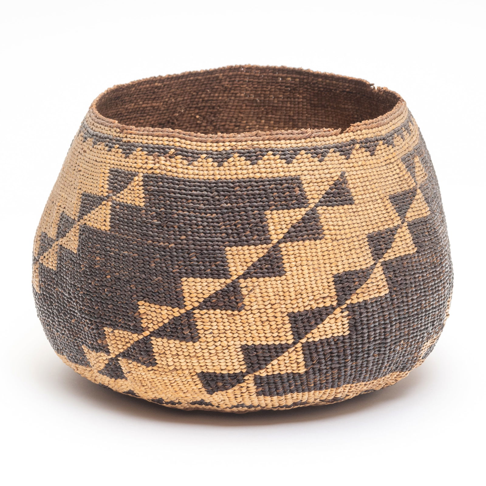 Karuk Twined Basket Bowl (1 of 3)