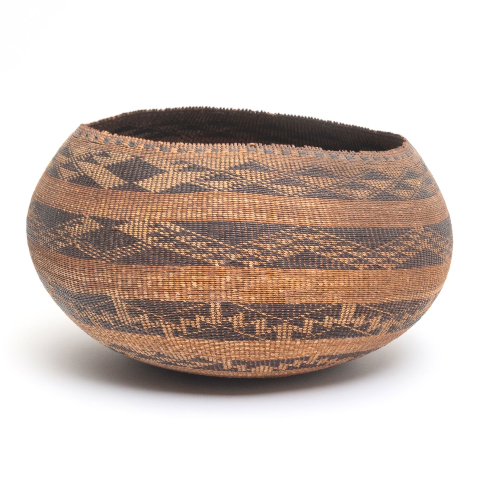 Native American Pomo Twined Bantush Weave Basket (1 of 4)