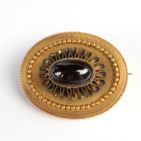 Victorian Garnet, 14k Yellow Gold Brooch.