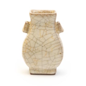 Chinese Ge-type 'Hu' Vase