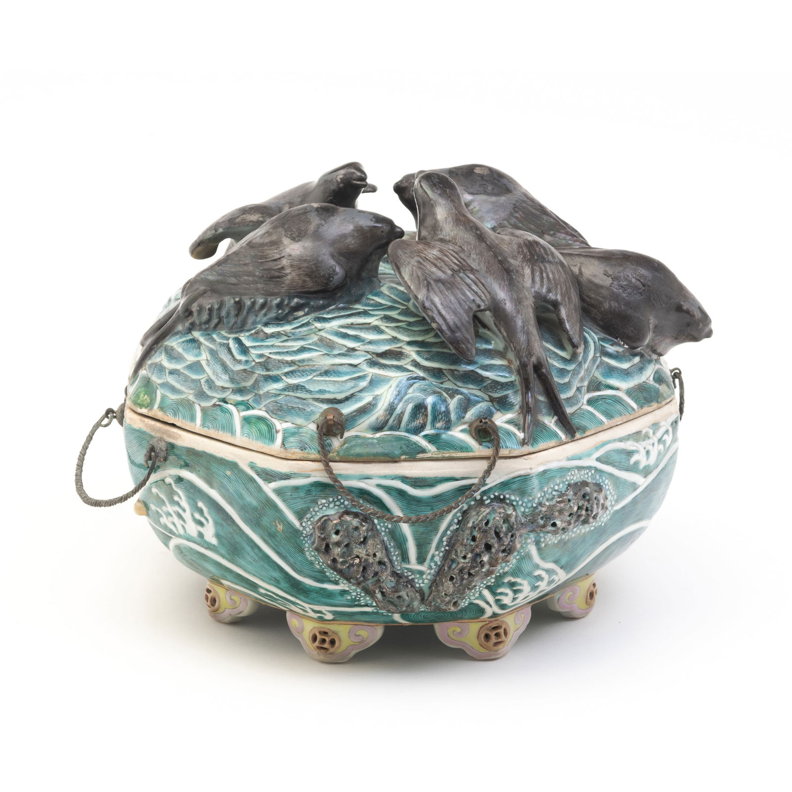 Chinese Famille Rose Porcelain Octagonal Box and Cover (1 of 5)