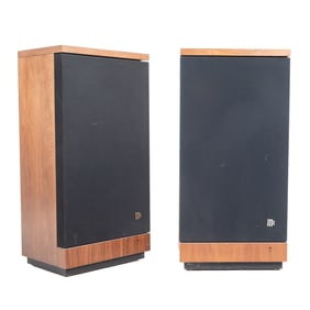 Pair of McIntosh XR7 Speakers