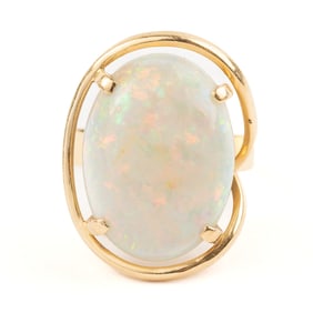 Opal, 18k Yellow Gold Ring.