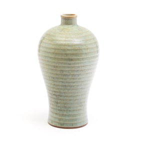 Chinese Inscribed Longquan 'Guan' Vase