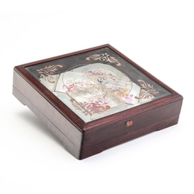 Chinese Sweetmeat Porcelain Dish Set