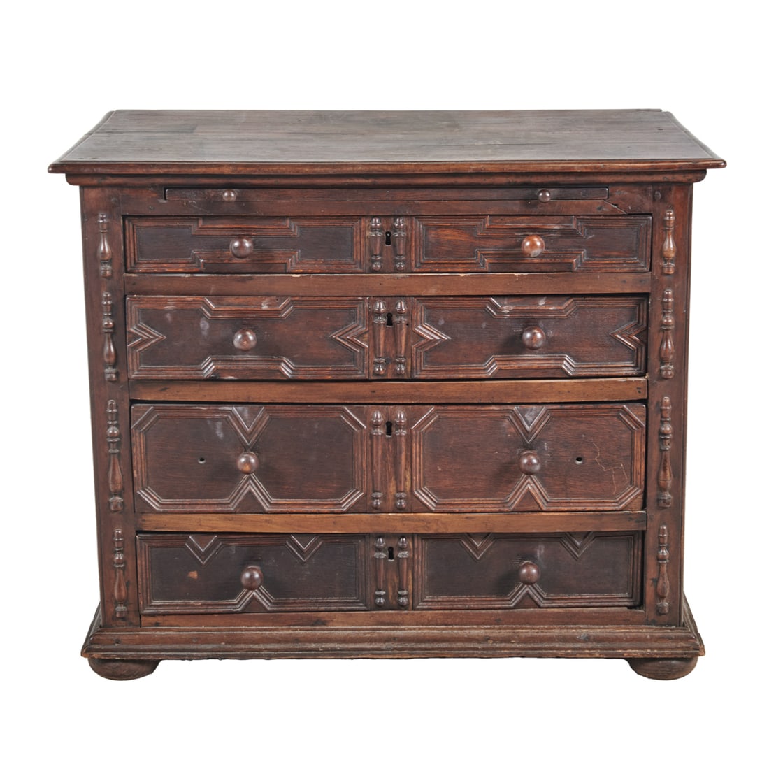 Tudor Style Turned Oak Bachelor Chest (1 of 3)