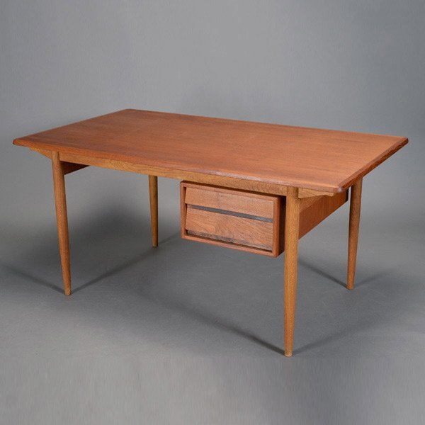 Hans Wegner Desk: Hans Wegner Desk. Danish Modern oak and teak with two small dawers, rare form.