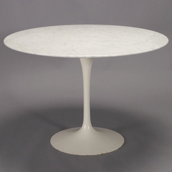 Knoll Eero Saarinen Marble Top Table: Knoll Eero Saarinen Marble Top Table. Dimensions: Height 28 1/2 inches (72.5 cm), diameter 42 inches (107 cm).