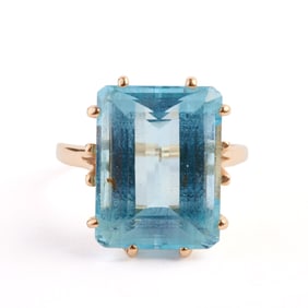 Blue Topaz, 14k Yellow Gold Ring.