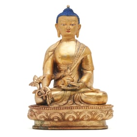 A Nepalese Gilt-Bronze Seated Sakyamuni Statue