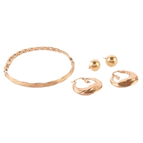 Collection of Three 18k Yellow Gold Jewelry Items.
