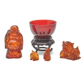 Lot of Five Chinese Peking Glass and Amber Items