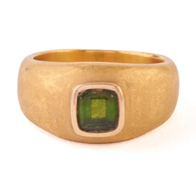 Green Tourmaline, 20k Yellow Gold Ring.