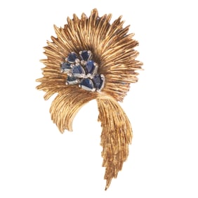 Sapphire, 18k Yellow Gold Brooch.