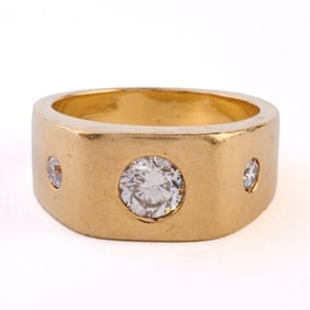 Men's Diamond, 18k Yellow Gold Ring.