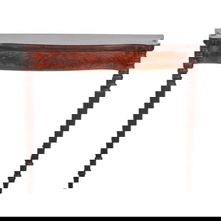 New England Federal Mahogany Inlaid Games Table: New England Federal Mahogany Inlaid Games Table.&nbsp; Shaped flip-top on round&nbsp;taper fluted legs bearing turned engaged supports and arrow feet, the piece decorated with flame mahogany veneer pa